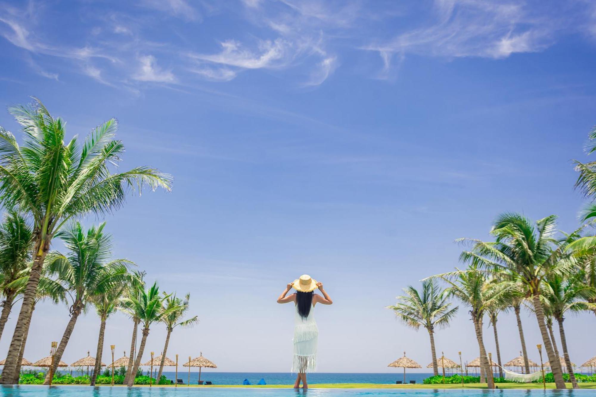 Wyndham Hoi An Royal Beachfront &
