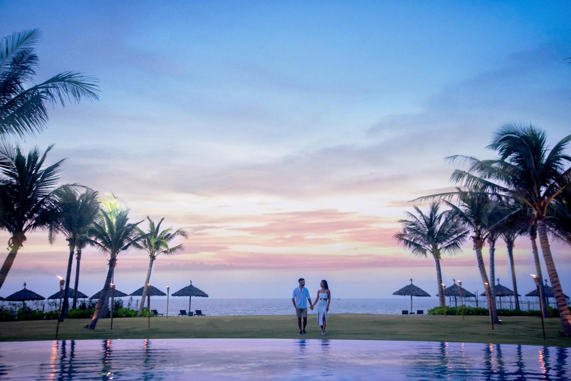 Wyndham Hoi An Royal Beachfront &