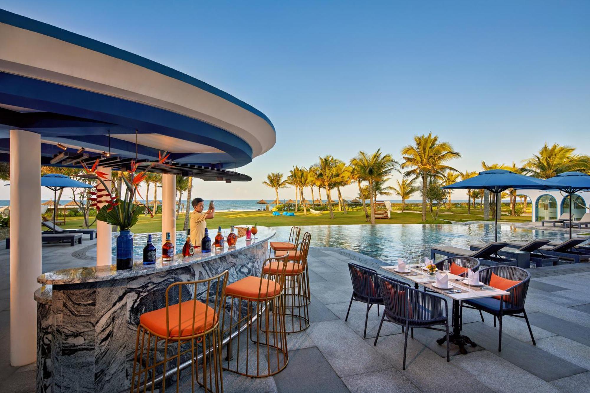 Resort Wyndham Hoi An Royal Beachfront & An Ban