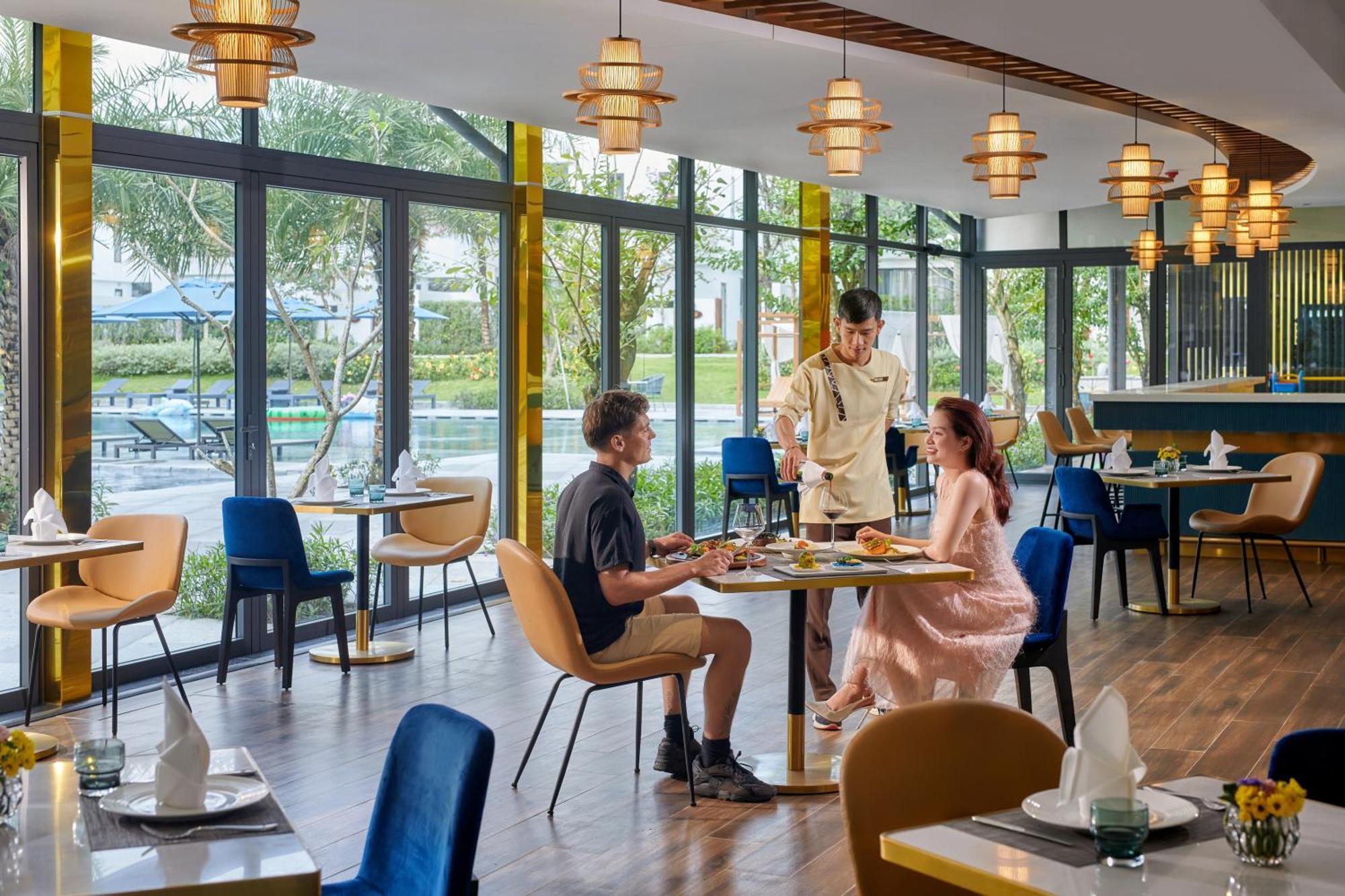 Wyndham Hoi An Royal Beachfront & 5* An Ban