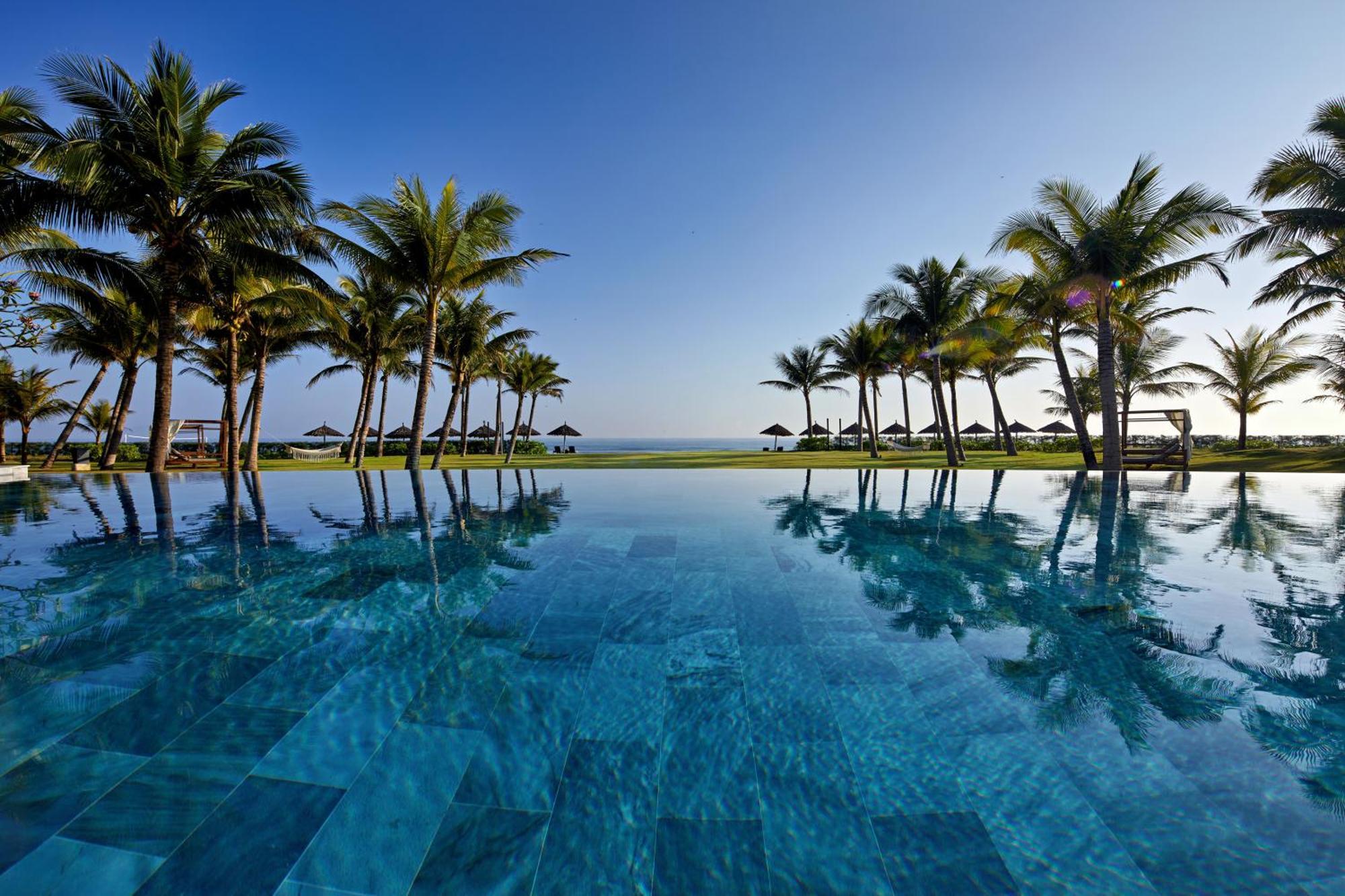 Wyndham Hoi An Royal Beachfront & 5* An Ban
