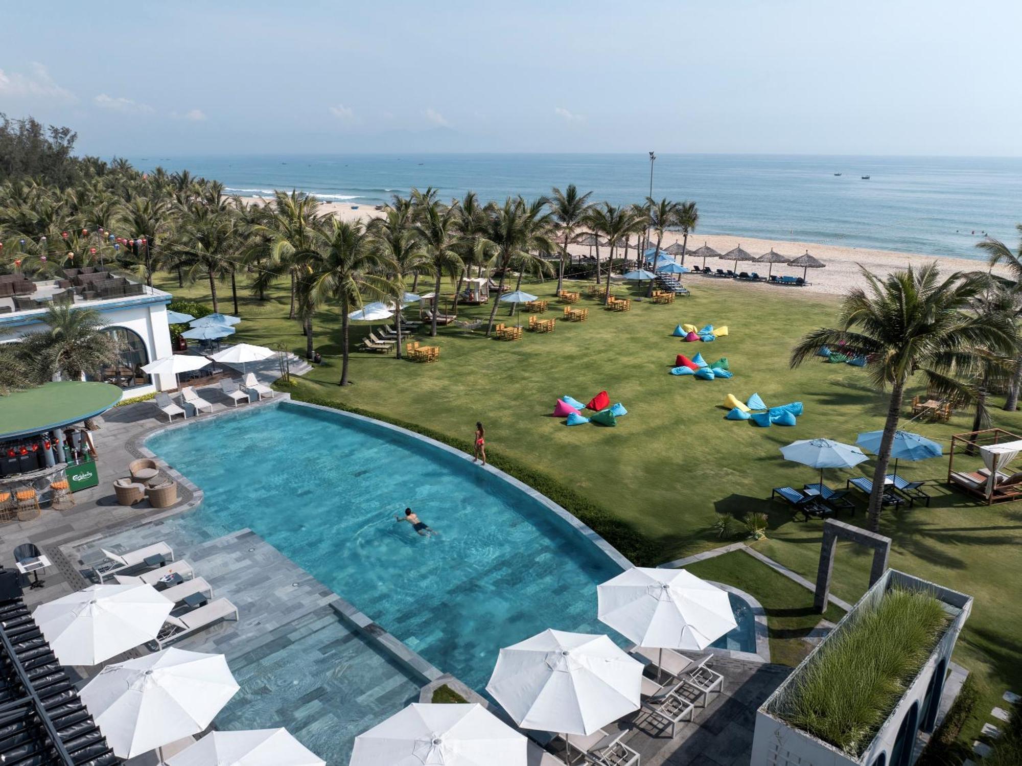Wyndham Hoi An Royal Beachfront & 5*