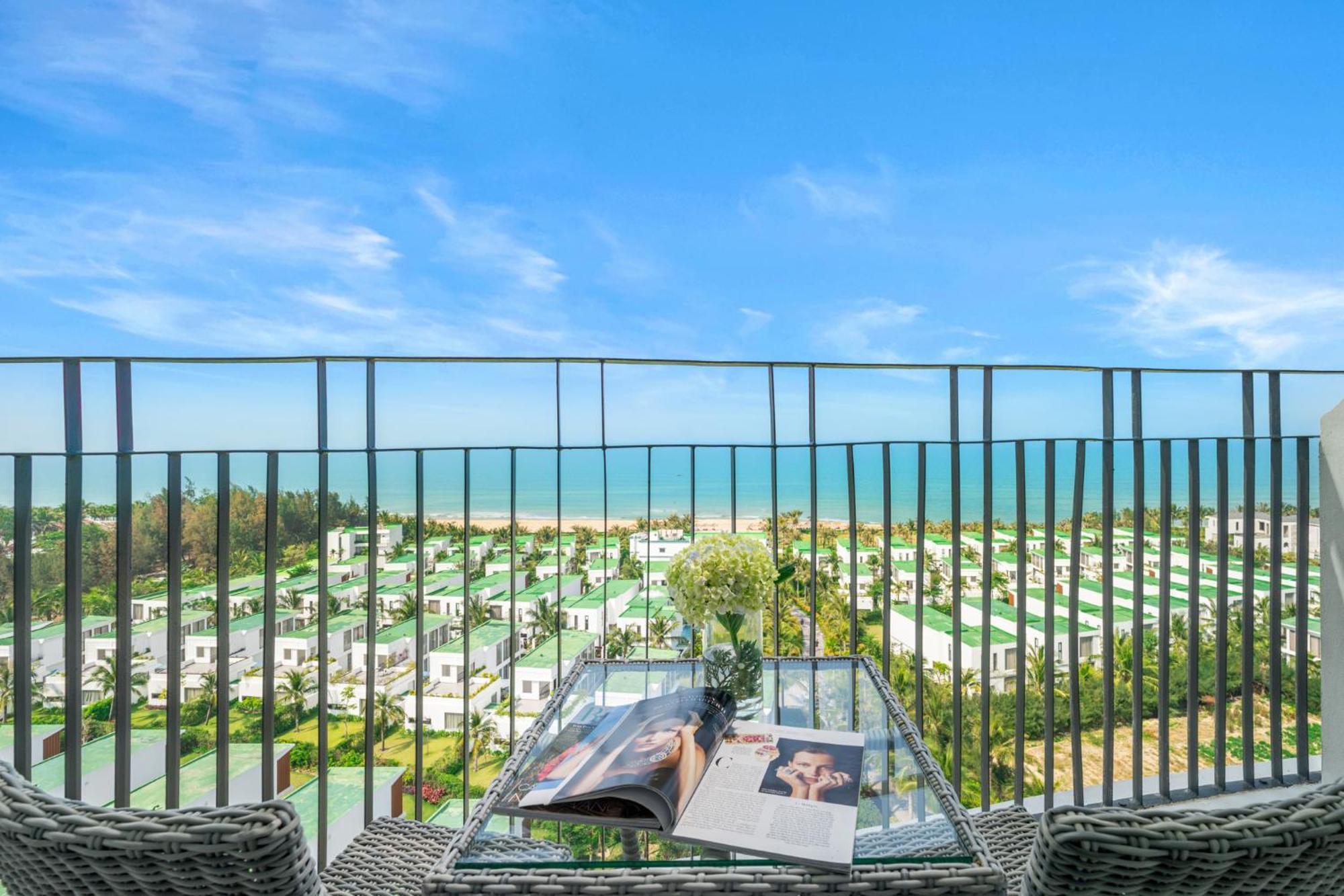 Wyndham Hoi An Royal Beachfront & 5*